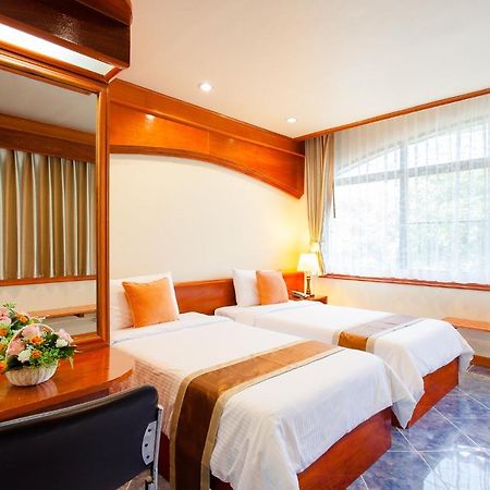 Id Residences Phuket Bagian luar foto