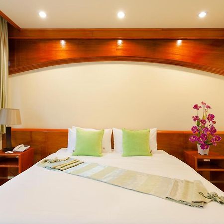 Id Residences Phuket Bagian luar foto