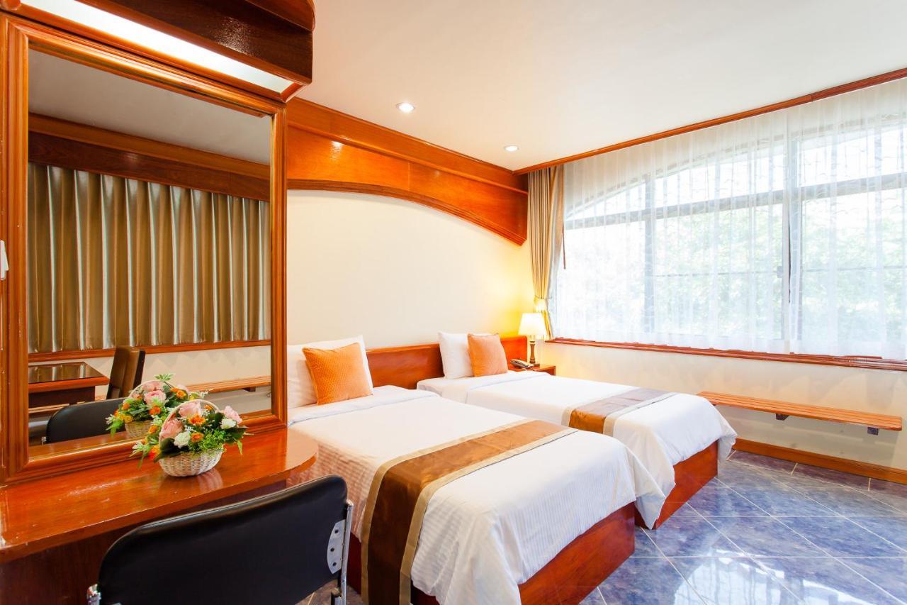 Id Residences Phuket Bagian luar foto