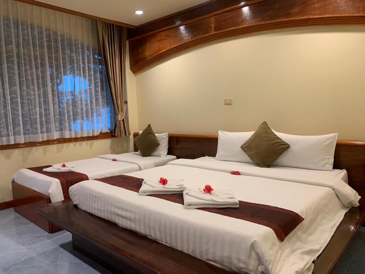 Id Residences Phuket Bagian luar foto