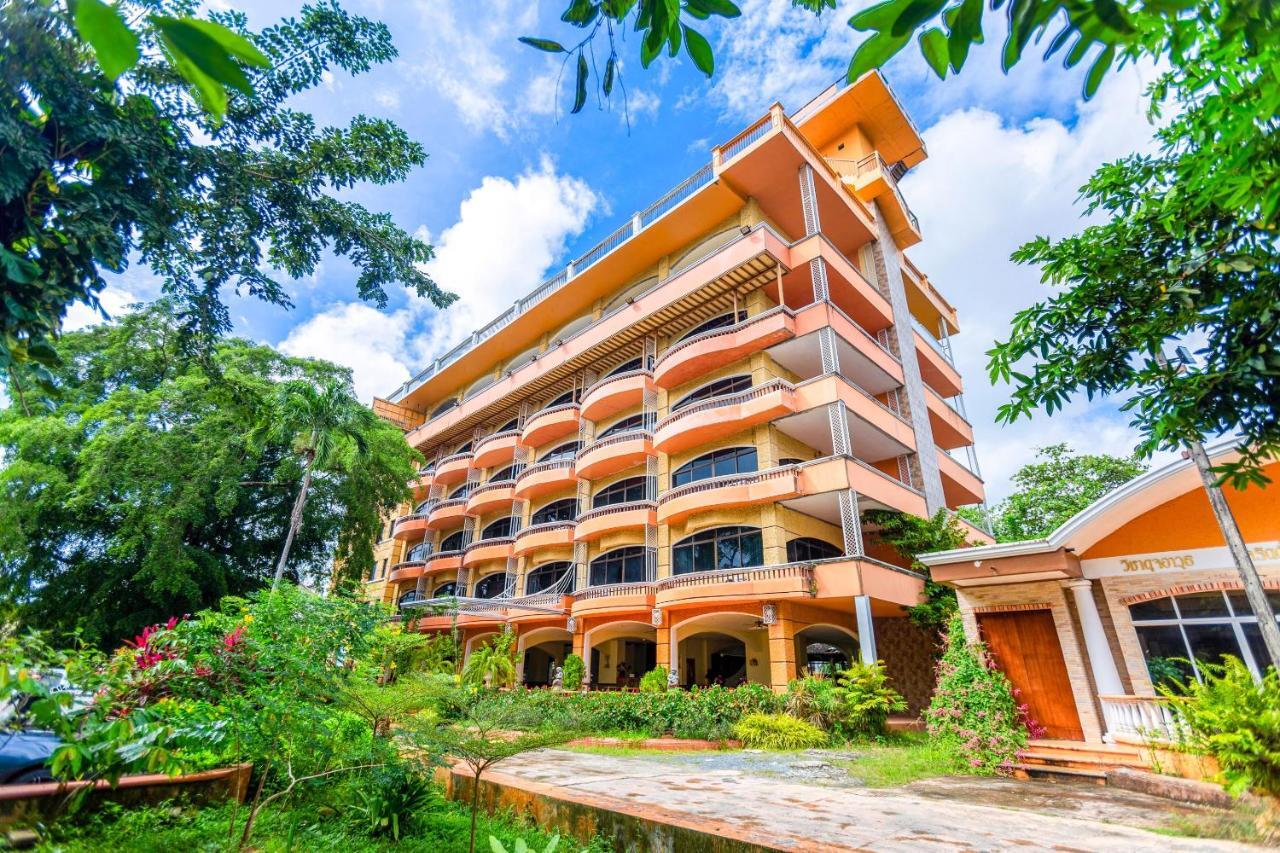 Id Residences Phuket Bagian luar foto